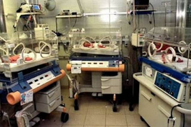 Βρέφος βρέθηκε ζωντανό σε νεκροτομείο