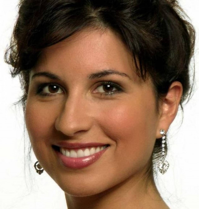 ΔΕΙΤΕ: Μια συνηθισμένη κοπέλα… Ή μήπως όχι;