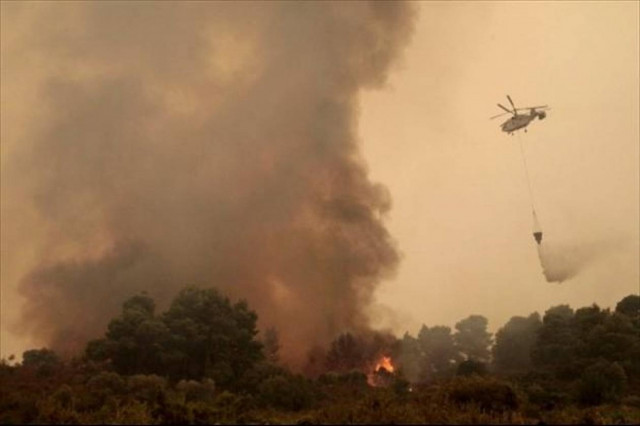 Άγιο Όρος: Μάχη των πυροσβεστικών δυνάμεων με την πύρινη λαίλαπα!