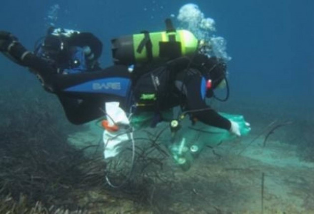 «Ψάρεψε» περίστροφο στη Νέα Μάκρη