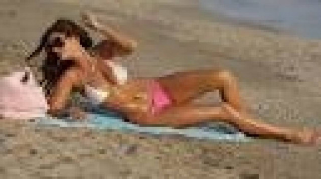 ΔΕΙΤΕ:Η Τζούλια στη Μύκονο ενώ η αδελφή της κάνει κανό