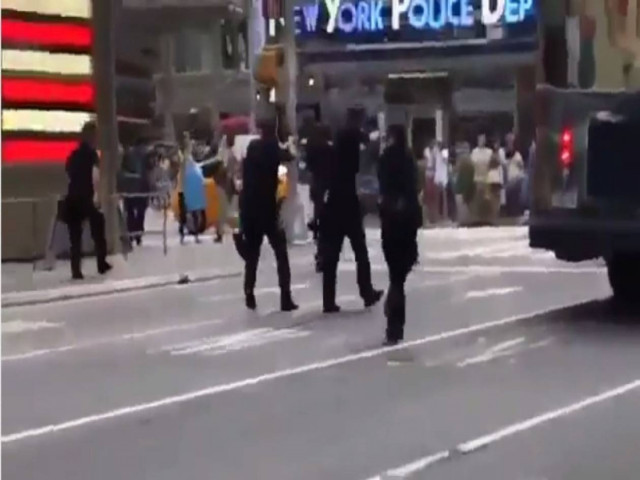 Video: Πυροβολισμοί στο κέντρο της Νέας Υόρκης