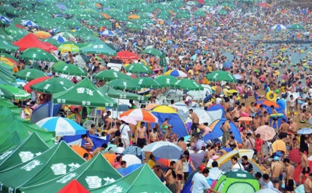 Μια ζεστή μέρα στην Κίνα (pics)