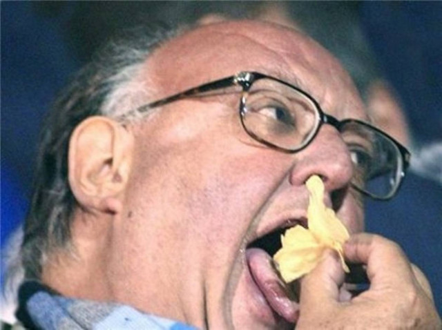 «Μαζί τα φάγατε!»