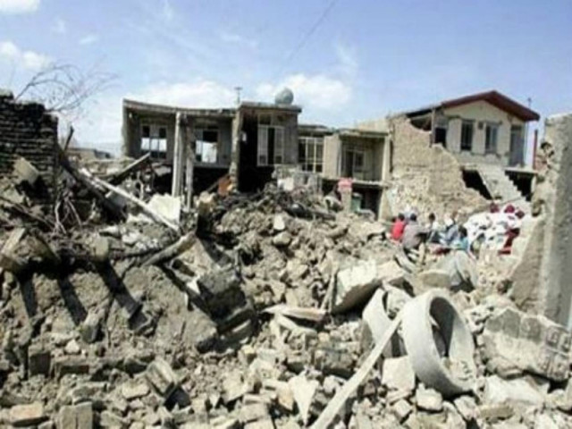 Ιράν: Ανέσυραν 2 ζωντανούς από τα συντρίμμια μετά από 3 μέρες