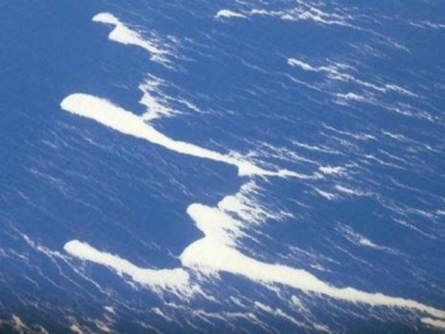 Ανακάλυψαν μυστηριώδες νησί από ελαφρόπετρα