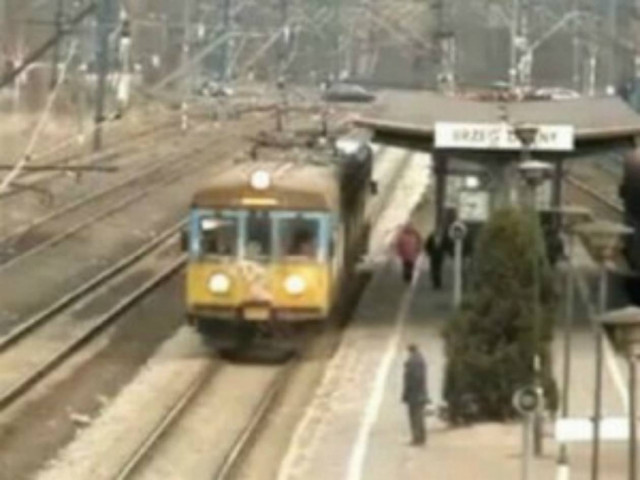 Ξεκαρδιστικό βίντεο: Πόσοι άνθρωποι χωράνε σε ένα βαγόνι;