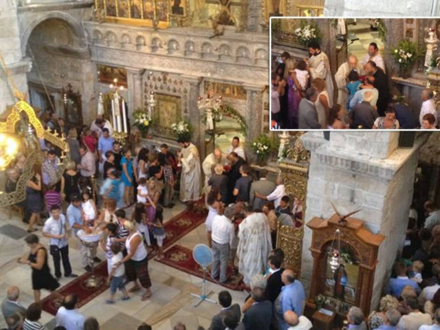 Εικόνες κατάνυξης από την Παναγία την Εκατονταπυλιανή