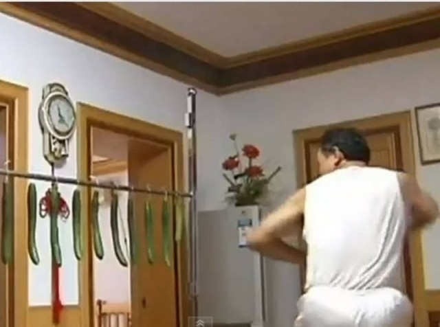 Βίντεο: Πώς να κόψετε φρούτα με τα τραπουλόχαρτα