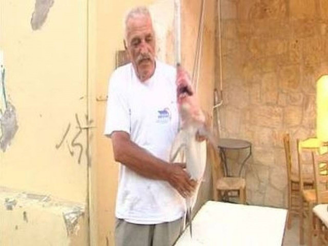 Έπιασε καρχαρία στο παραγάδι!