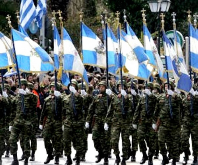 Απαγορεύουν σε φαντάρους να τραγουδούν τον Εθνικό Ύμνο!