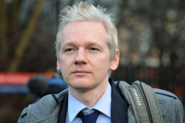 Η Μόσχα προειδοποιεί το Λονδίνο για την υπόθεση Ασάνζ