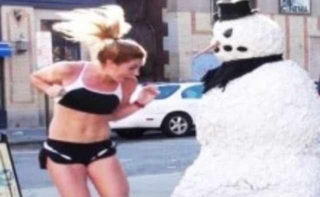 Video: Φάρσα με τον τρομακτικό χιονάνθρωπο