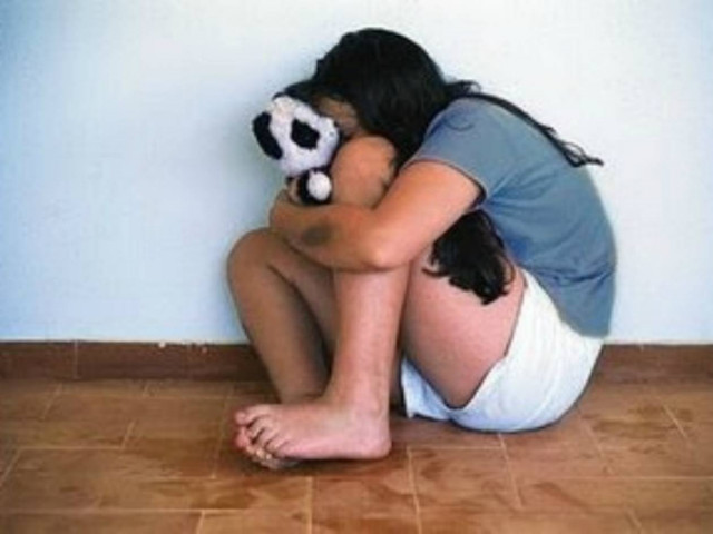 Ανήλικη τουρίστρια καταγγέλλει βιασμό στις τουαλέτες μπαρ