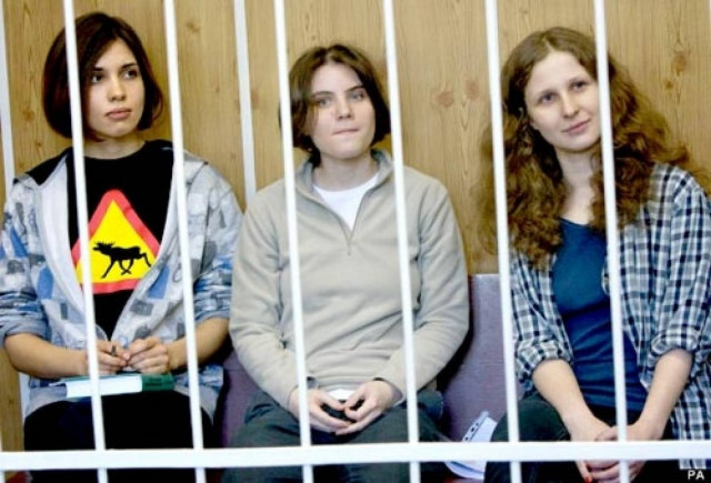 Pussy Riot: Ποινή διετούς φυλάκισης στα μέλη του συγκροτήματος!