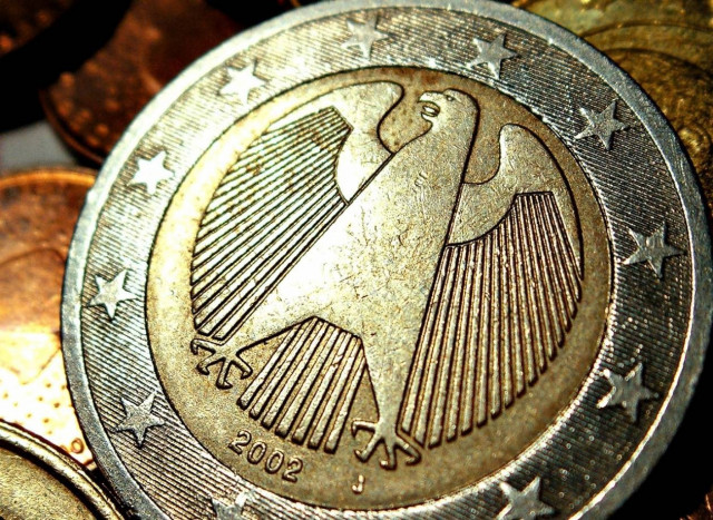 Στηρίζουν το ευρώ οι Γερμανοί: 1 στους 2 λέει ναι στην Ευρωζώνη!