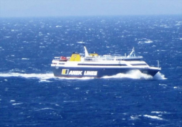 Προβλήματα από τον άνεμο στα λιμάνια της Αμοργού