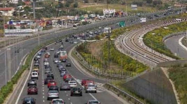 Με δυσκολία η κυκλοφορία στην Ε.Ο Αθηνών - Κορίνθου