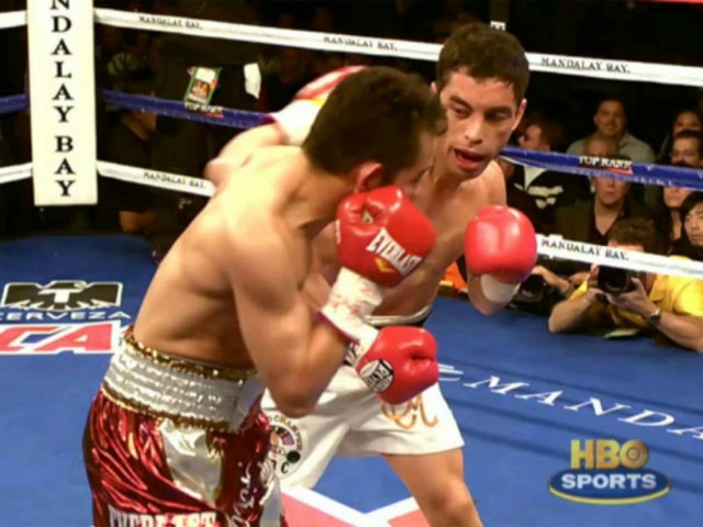 Βίντεο: Σοκαριστική γροθιά σε αργή κίνηση