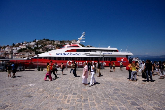 Τραυματισμός 16χρονου στο λιμάνι της Ύδρας