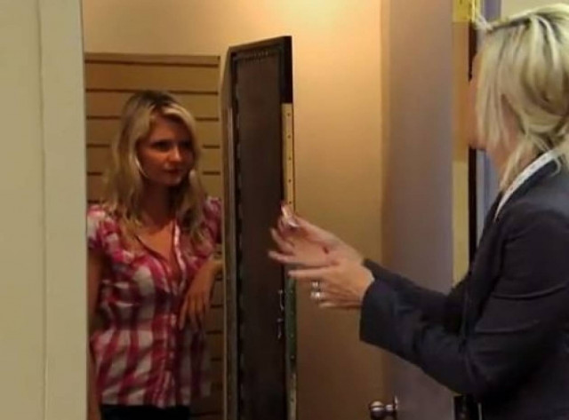 Video: Τους πιάσανε στα πράσα να απατούν τις γυναίκες τους