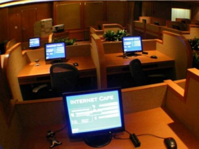 Πυροβόλησε και έκανε ληστεία σε Internet cafe …αλλά δεν πήγε μακριά