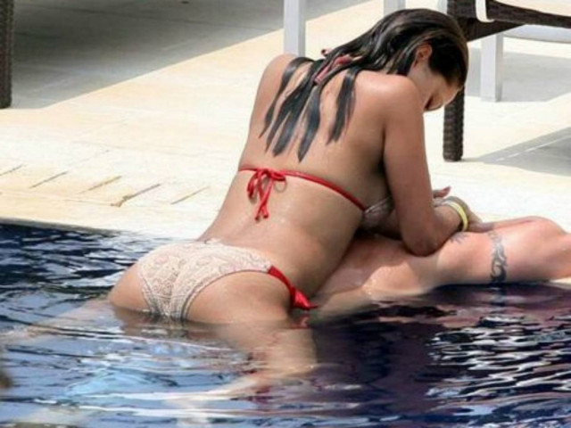 Πόσο... κοστίζει το σεξ σε μια δημοτική πισίνα;