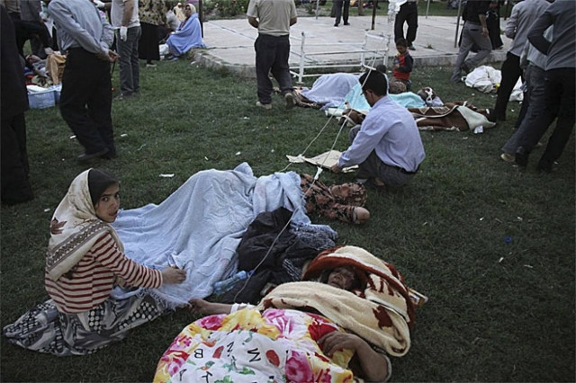 ΗΠΑ: Χαλαρώνουν το εμπάργκο στο Ιράν μετά τον φονικό σεισμό