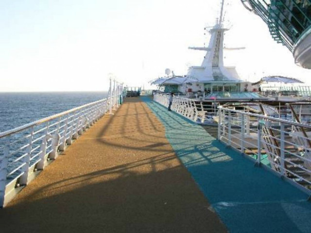 Πανικός μεσοπέλαγα για 2.462 επιβάτες πλοίου