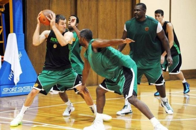 Σκληρή δουλειά και μαθήματα άμυνας στο Καρπενήσι