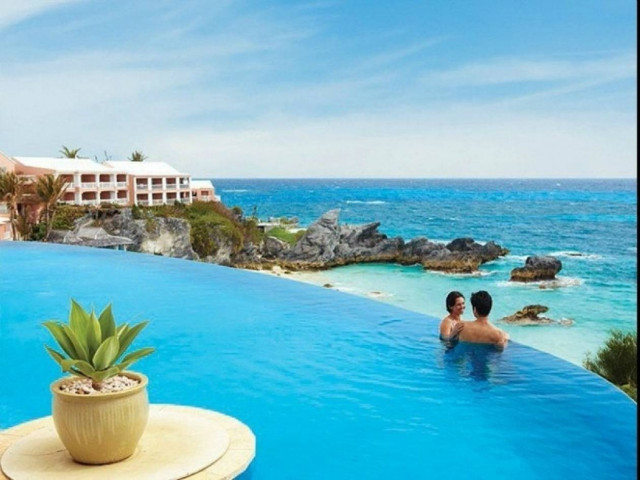 Οι πιο εντυπωσιακές πισίνες που έχετε δει (pics)