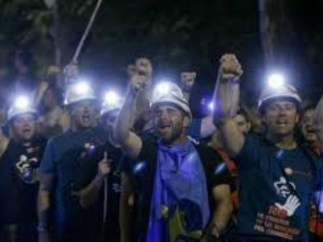 Ιταλία: Συγκέντρωση διαμαρτυρίας 400 μέτρα κάτω από τη γη