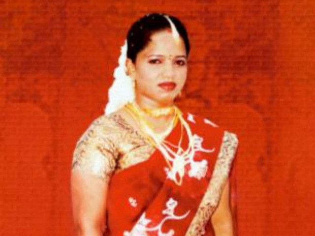 Η νύφη που το σκάσε 15 φορές με την προίκα των γαμπρών (pics)