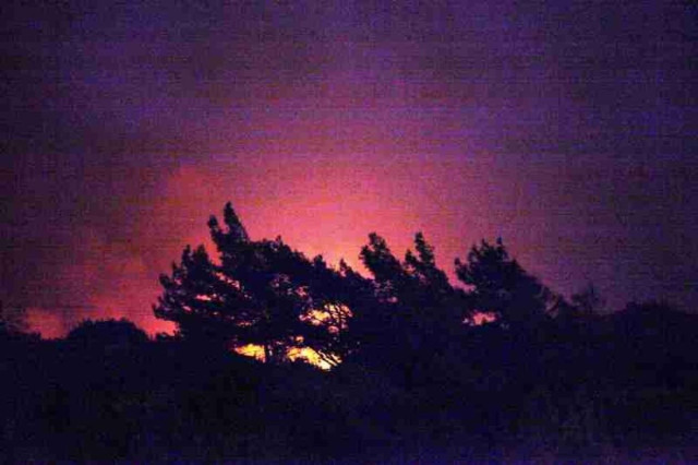 Σε πύρινο κλοιό η χώρα...