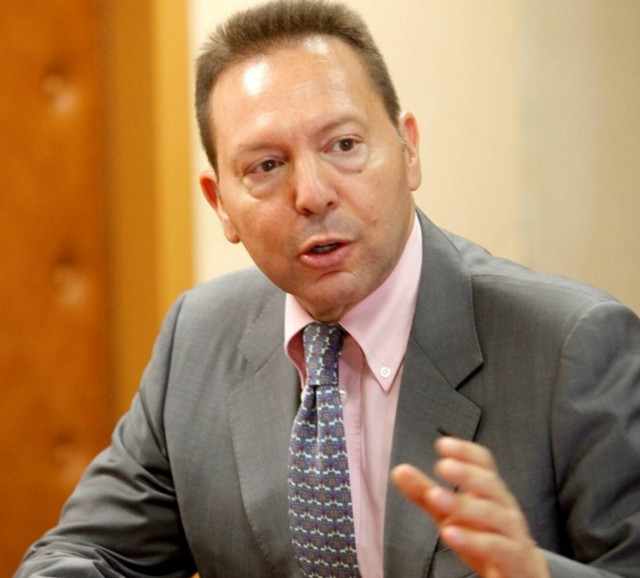 Στουρνάρας: Πρέπει να κόψουμε από παντού