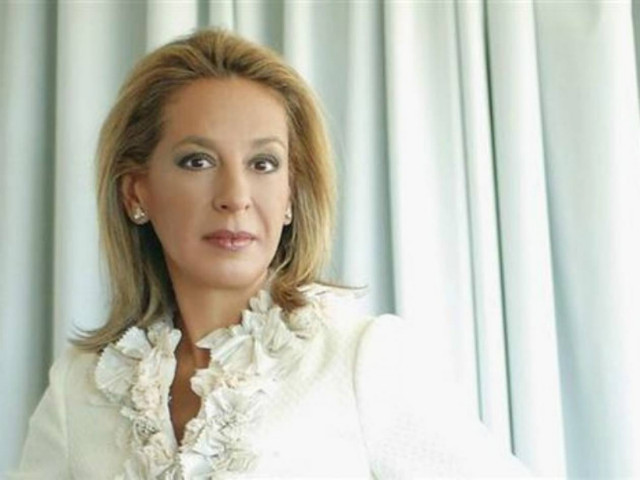 Δείτε την Όλγα Τρέμη με μαγιό και χωρίς (;) ρετούς!