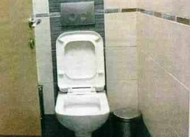 Η πρυτανική... τουαλέτα αξίας 30.000 ευρώ