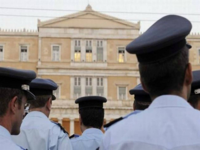 Συναντήσεις ένστολων με Κεφαλογιάννη και Στουρνάρα