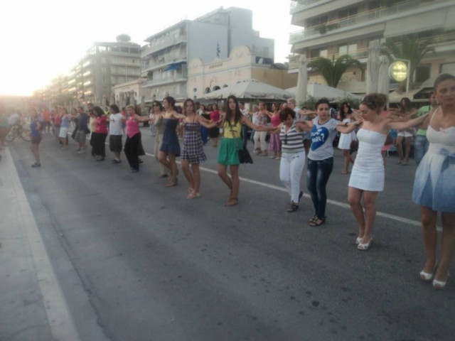 Σήμερα το βράδυ το μεγαλύτερο συρτάκι του κόσμου!