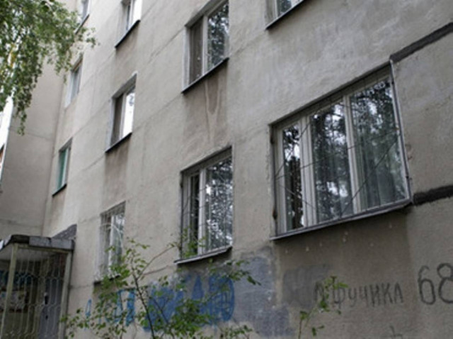 Σκότωσε μάνα και κόρη και έγραψε με το αίμα τους στον τοίχο