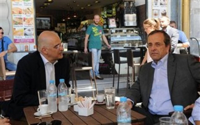 Αιφνιδιαστικά στην Ομόνοια ο Πρωθυπουργός