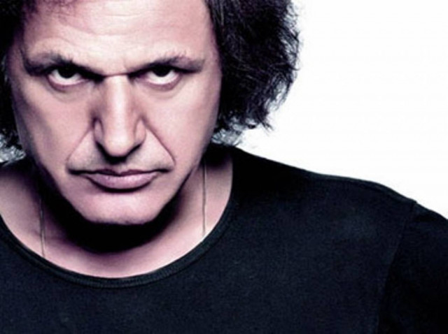 ΔΕΙΤΕ: Πώς ήταν ο Β. Παπακωνσταντίνου πριν από 35 χρόνια