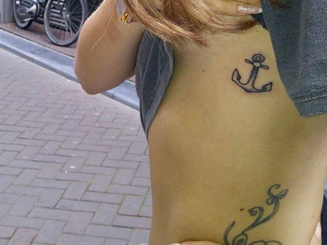 Πασίγνωστη σταρ μας δείχνει το καινούριο της τατουάζ!