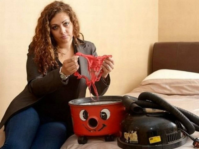 Ο κερατάς το μαθαίνει τελευταίος και... από την ηλεκτρική σκούπα!