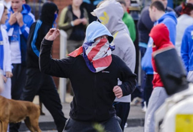 Ιρλανδία: Βίαιες συγκρούσεις Καθολικών και Προτεσταντών