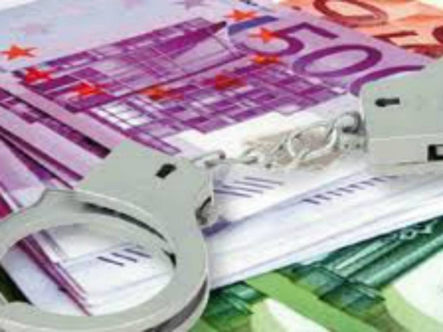 Χειροπέδες σε ηλικιωμένη για χρέη στο Δημόσιο