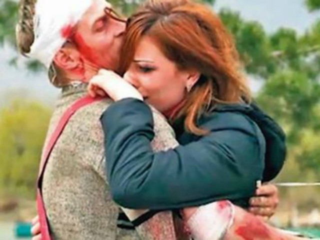 Απίστευτο: Σκηνοθέτησε τροχαίο για της κάνει πρόταση γάμου! (pics)