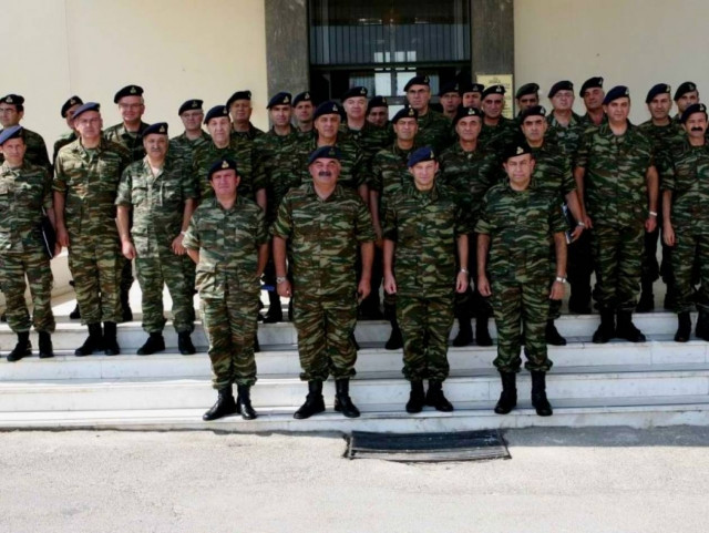 Επιθεωρήσεις – αστραπή σε δύο στρατηγεία