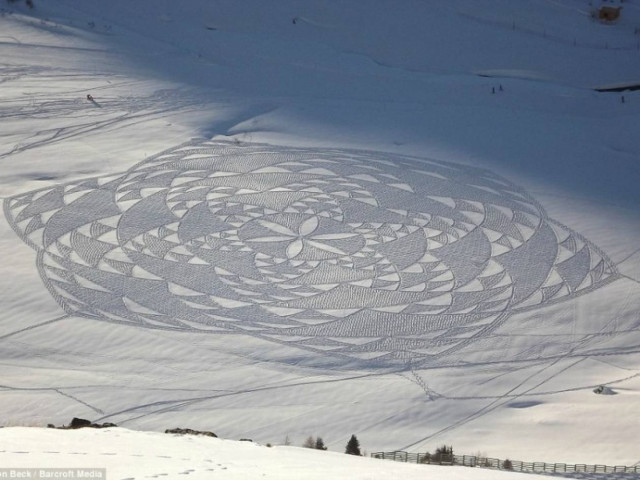 Απίθανες εικόνες: Δείτε τι έφτιαξε περπατώντας δέκα ώρες στο χιόνι