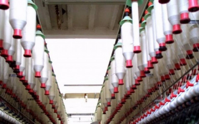 Αργοπεθαίνει η κλωστοϋφαντουργία